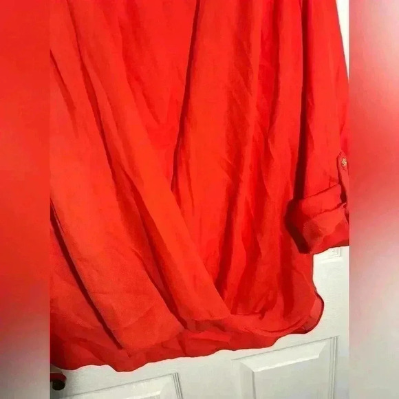Guess, drape front blouse with zipper shoulder embellishment. Size Large. Orange - Picture 3 of 9
